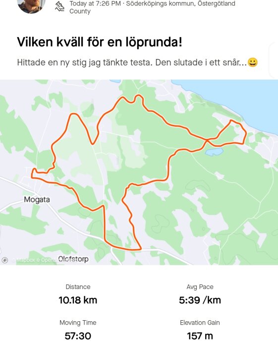 Skärmklipp av löprunda med karta, rutt markerad i orange, 10.18 km, tid 57:30, snitthastighet 5:39/km, höjdvinst 157 m.