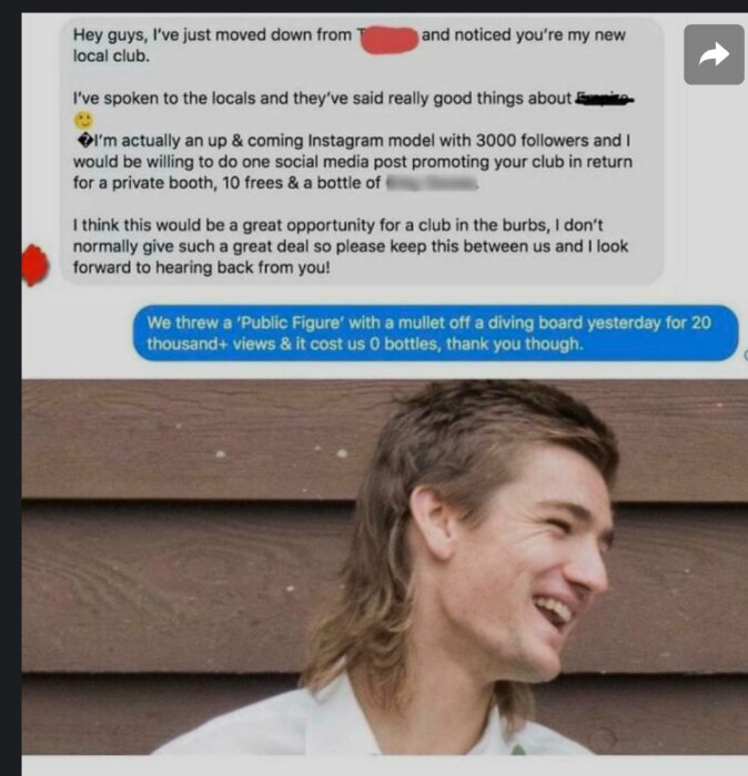 Skärmdump av textkonversation med bild på leende person och text som erbjuder reklamutbyte mot klubbförmåner.