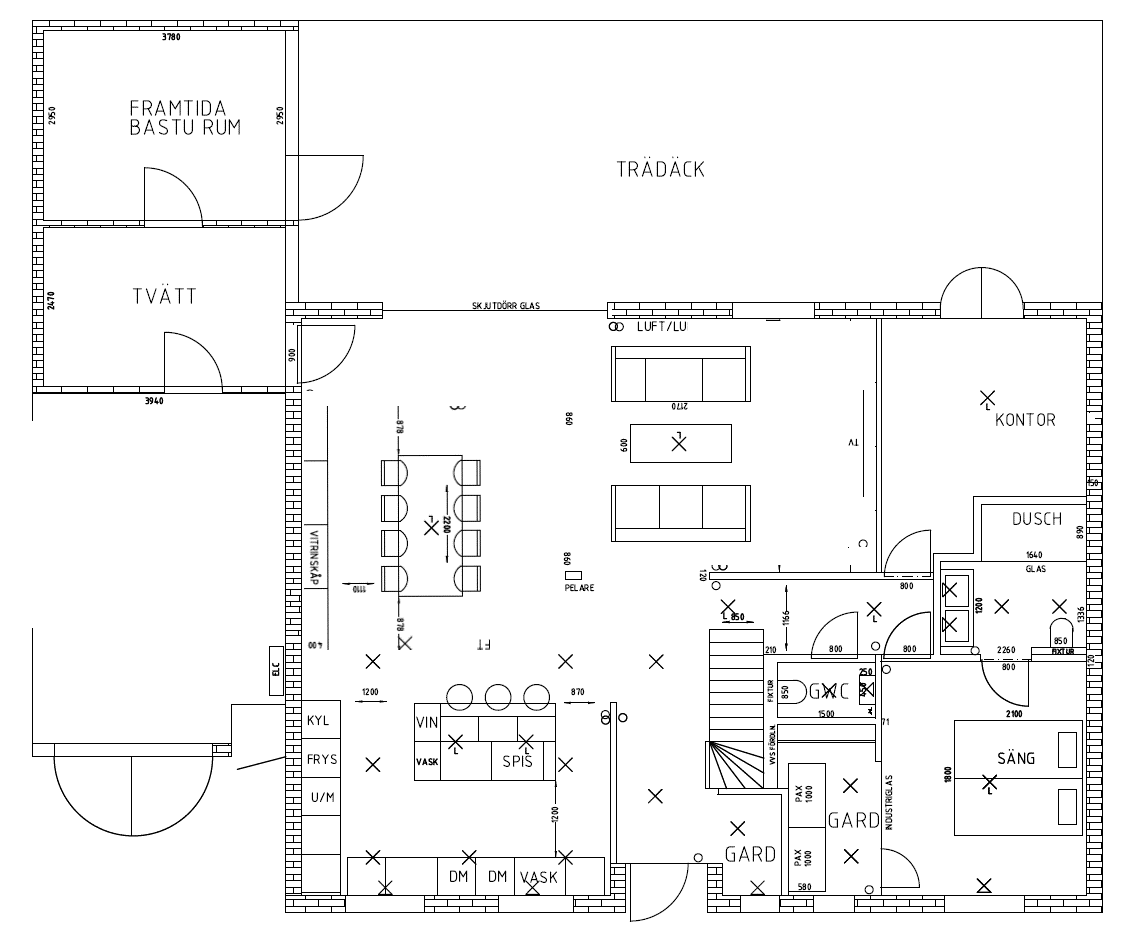 Arkitektritning av en våningsplanslösning med rumsuppdelning och möblemang, inkluderande kök, vardagsrum och sovrum.