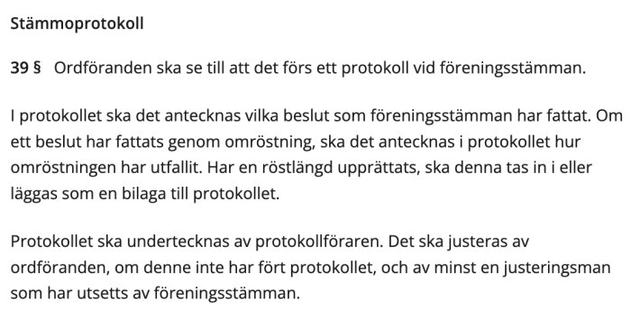 Bild av text som beskriver reglerna för stämmoprotokoll i en ekonomisk förening enligt svensk lag.