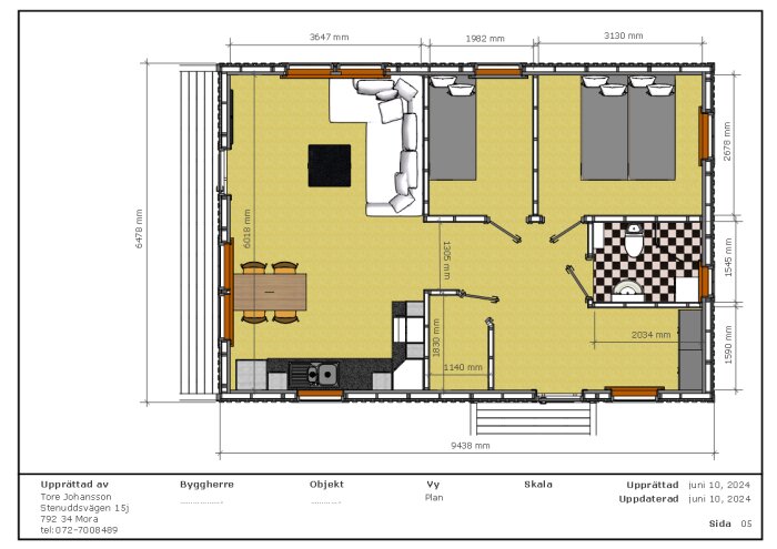 Arkitektonisk ritning av en lägenhetsplan med måttangivelser och möblering.