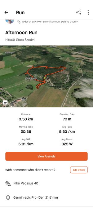 Satellitbild över en löprunda i Kyrkberget, 3,50 km, med höjdökning på 70 m registrerad av en Garmin epix Pro, inklusive statistik som tempo och kraft.