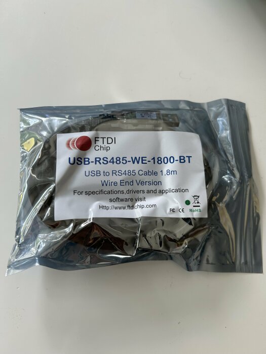 Packad USB till RS485-kabel märkt "USB-RS485-WE-1800-BT" från FTDI Chip, längd på 1,8 meter.