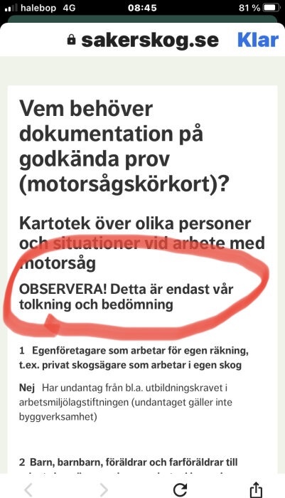 Webbsida om krav på dokumentation för motorsågskörkort visar varningstext: "OBSERVERA! Detta är endast vår tolkning och bedömning" i rött över cirkulerad text.