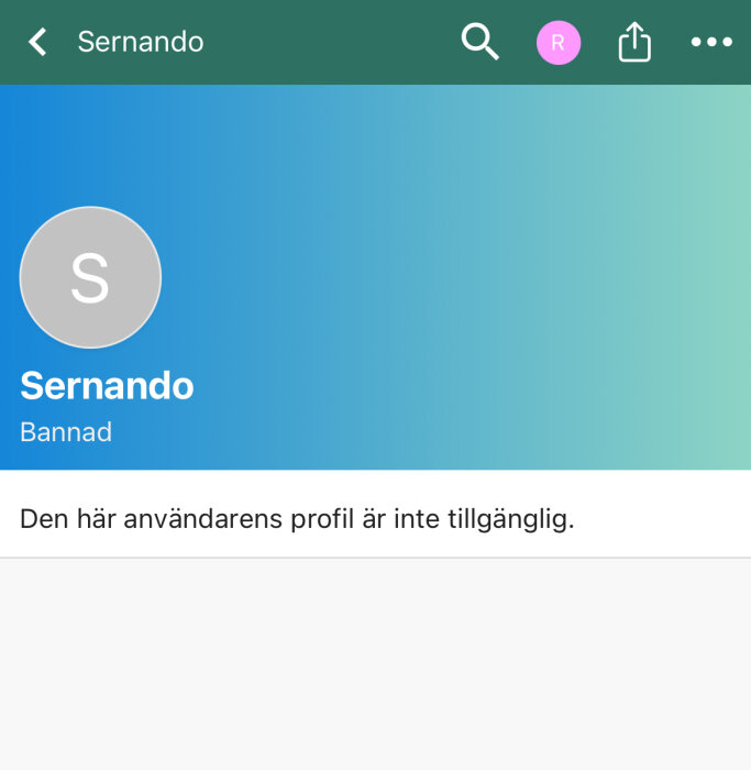 Profil av en användare vid namn "Sernando" som är bannad med texten "Den här användarens profil är inte tillgänglig" på en grön och blå bakgrund.