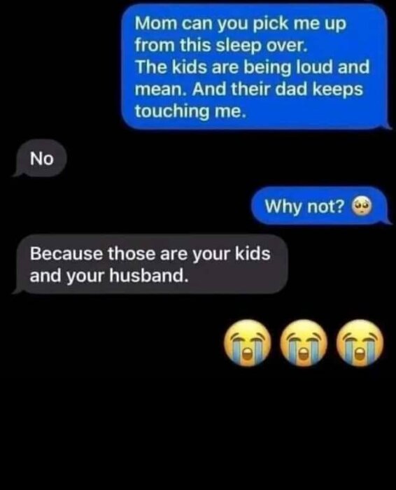 En skärmdump av en textkonversation där en person vill bli hämtad från ett överraskande besök hos sina egna barn och make. Flera gråtskrattande emojis visas.