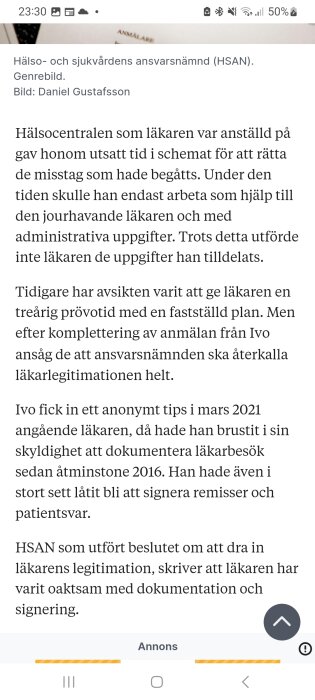 Tidningsartikel om läkare och HSAN med rubrik "Hälso- och sjukvårdens ansvarsnämnd", foto av dokument med anonym anmälan, text som diskuterar läkarens administrativa fel.