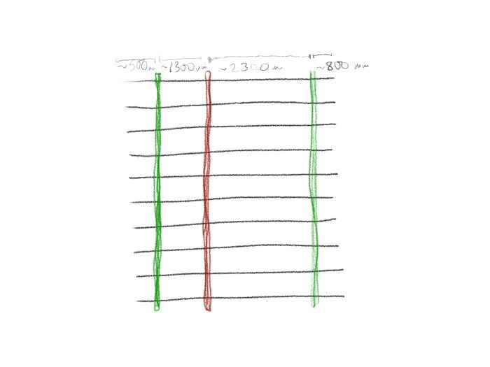 Handritad skiss på en pergola med tre tvärgående reglar. De främre och bakre är gröna, medan den mittersta är röd. Lutningar och mått är angivna ovanför.