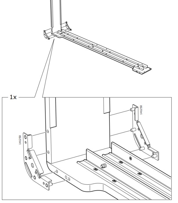 Monteringsinstruktion för en sängstomme, med fokus på en metallbeslag som håller fast ribbor. Bilden visar både en närbild och en del av sängstommen.