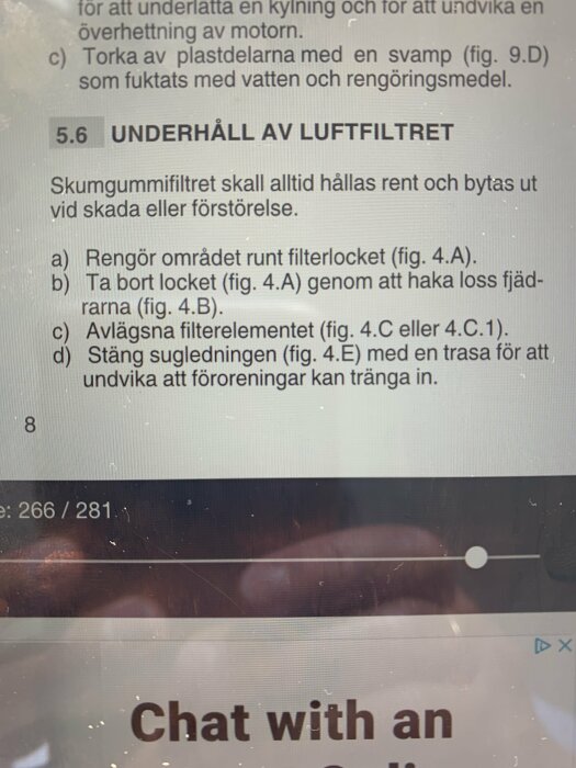 Manualsida som beskriver underhåll av luftfiltret på en gräsklippare Stiga Collector 548S. Innehåller steg som rengöring och borttagning av filter.