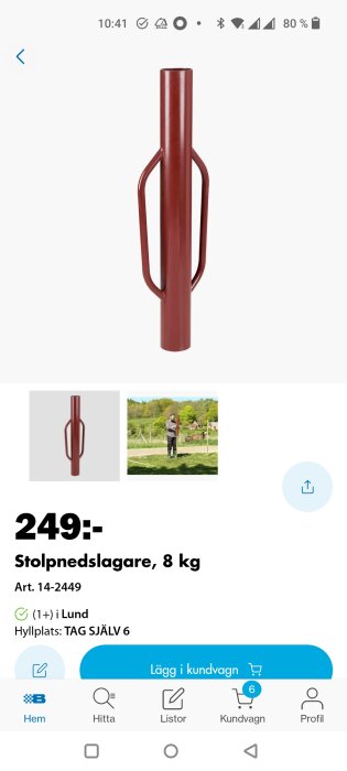 Röd stolpnerslagare på 8 kg visas med en man som använder den i en grön hage. Produktens pris är 249 kr.