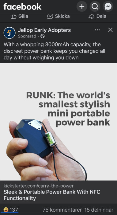 En hand håller en liten, stilren bärbar powerbank med texten "The world's smallest stylish mini portable power bank.