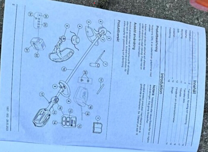 Sprängskiss som visar olika komponenter av en maskin, men ingen bild av borsten med monteringsdetaljer som nämns i inlägget.