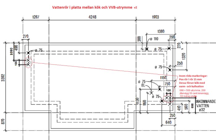 Ritning av vattenrör i en platta mellan kök och VVB-utrymme med måttangivelser och markering för att säkerställa att totalmåttet 698 mm stämmer.