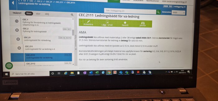 Skärmbild av en dator som visar detaljer om ledningsbädd för VA-ledning på ett byggforum. Texten beskriver specifikationer och materialkrav enligt AMA.