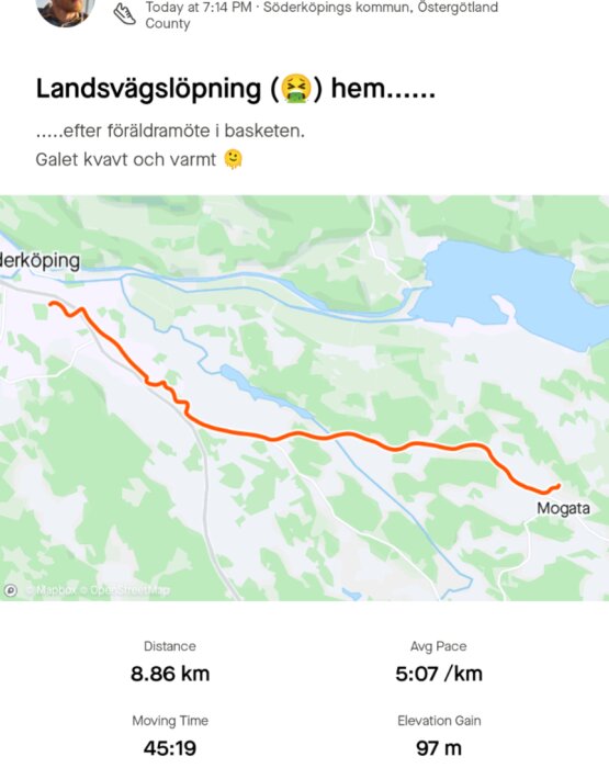 Karta över en löprunda mellan Söderköping och Mogata, 8,86 km lång med en snittid på 5:07 per km. Text om löpning hem efter föräldramöte.