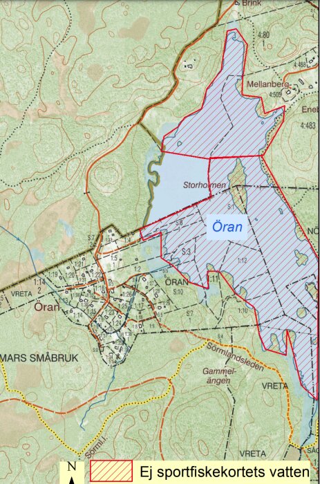 Karta över sjön Öran i Stockholm där vissa områden inte täcks av sportfiskekortet, markerade med röda diagonala linjer.