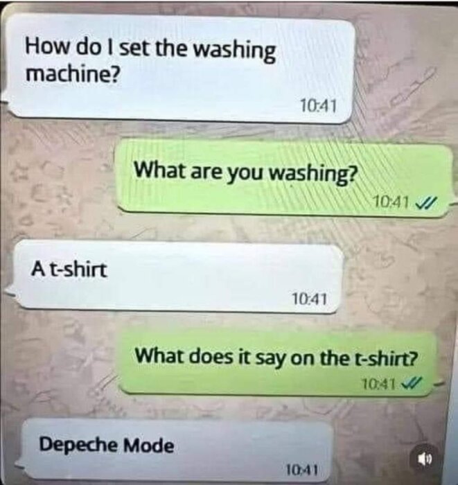 Skärmdump av en sms-konversation om hur man ställer in tvättmaskinen för en t-shirt, där det står "Depeche Mode" på t-shirten.