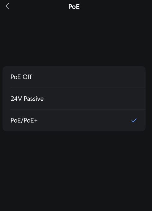 Inställningsmeny för PoE på en nätverksswitch med alternativen PoE Off, 24V Passive, och PoE/PoE+.