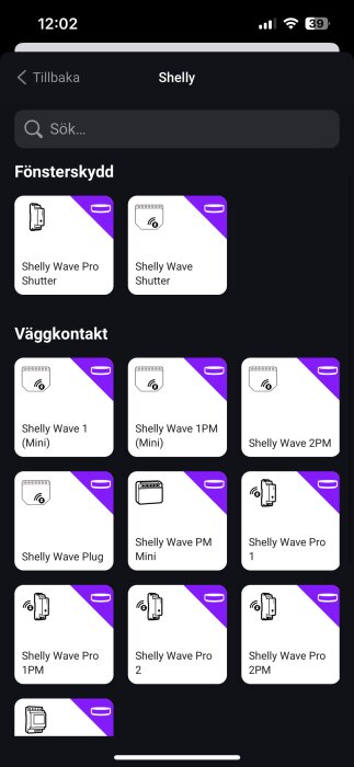 Bild på en skärmdump från en app med rubriken "Shelly" som visar olika Shelly-produkter för fönsterskydd och väggkontakt.