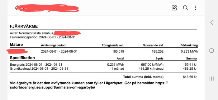 Skärmdump av en fjärrvärmefaktura från augusti 2024 med angivet energipris, grundkostnad och totalt belopp. Vissa delar är maskerade.