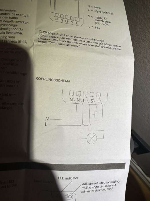 Kopplingsschema för Nexa-enhet med beskrivningar för Nolla, Styrd spänning, Ingång för strömbrytare, Fas och nollanslutningar.