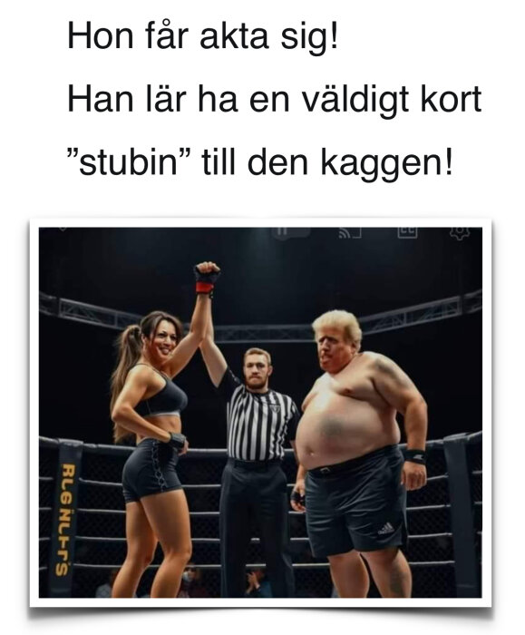 En kvinna i träningskläder vinner en MMA-match. Domaren höjer hennes hand medan en överviktig man i shorts står bredvid. Text ovanför bilden gör narr av mannen.