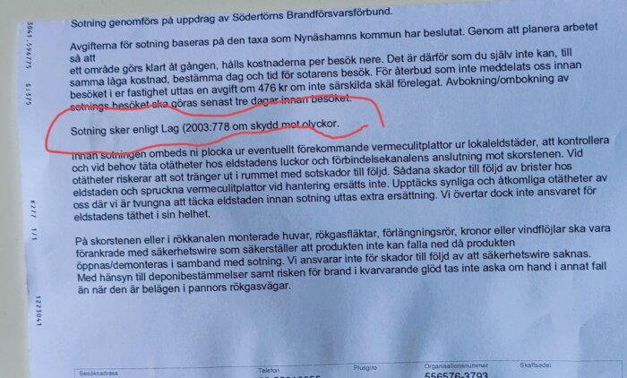 Ett brev från Södertörns Brandförsvarsförbund med information om sotning och avgifter. Den mening som är understruken med rött är "Sotning sker enligt Lag (2003:778) om skydd mot olyckor.