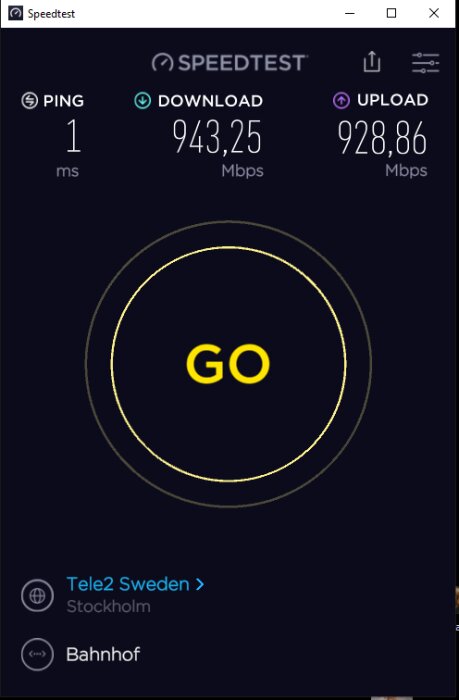 Speedtest-resultat som visar en nedladdningshastighet på 943,25 Mbps, uppladdningshastighet på 928,86 Mbps och en ping på 1 ms.