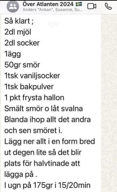 Recept för "Över-atlanten-kaka" med ingredienser som mjöl, socker, ägg, smör, vaniljsocker, bakpulver och frysta hallon, samt instruktioner för tillagning och bakningstid.