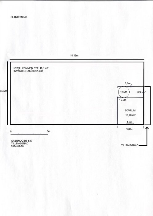 Ritning över tillbyggnad för omvandling av carport till sovrum, med skalangivelser och mått för olika sektioner, inkl. tillbyggnad och ny planritning.