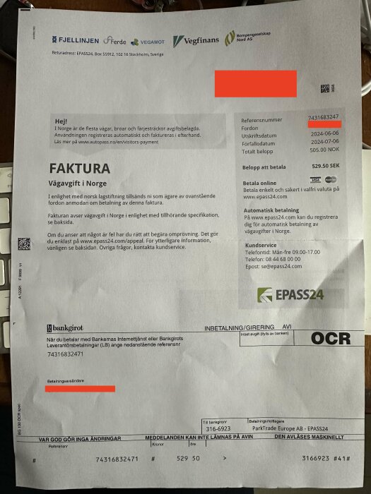 En faktura på vägavgift i Norge med referensnummer 7431683247, totalt belopp 529,50 SEK. Avsändare inkluderar Fjellinjen, Ferde, Vegamot och Vegfinans.