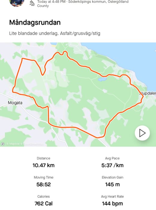 Karta över en runda på 10,47 km i Söderköpings kommun med text om blandat underlag. Rundan tog 58:52 minuter och brände 762 kalorier med en genomsnittspuls på 144 bpm.