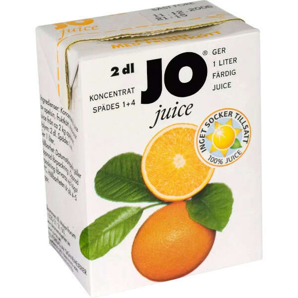 Förpackning av JO apelsinjuicekoncentrat, 2 dl, som ska blandas med vatten till 1 liter färdig juice, utan tillsatt socker.