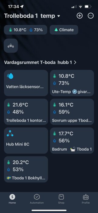 Skärmdump av Smart Life app som visar temperatur och luftfuktighet från olika sensorer i hemmet, exempelvis 10.8°C och 73% i vardagsrummet.