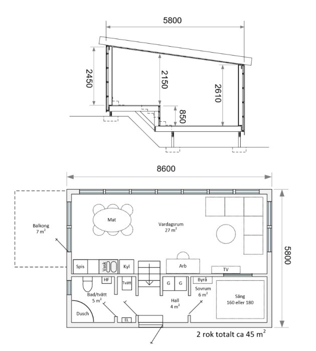 Planritning av ett mindre hus med pulpettak, två etage, inkluderande kök, vardagsrum, sovrum, badrum och balkong, totala ytan ca 45 m².