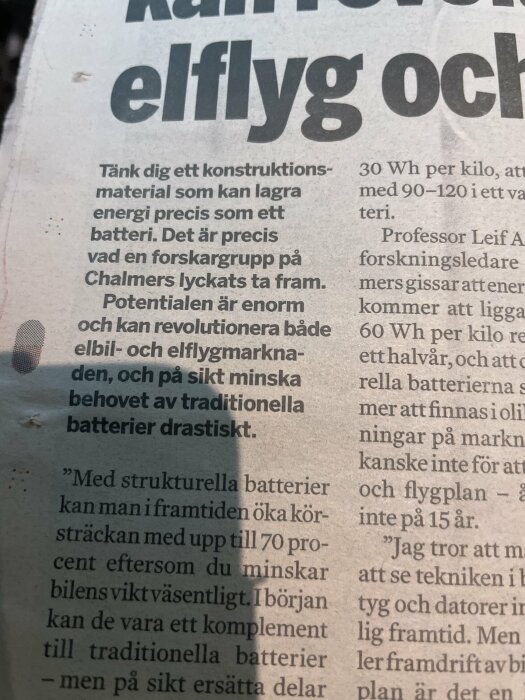 Text från en artikel om potentiella genombrott inom batteriteknik av forskare vid Chalmers som kan påverka elbil- och flygindustrin.