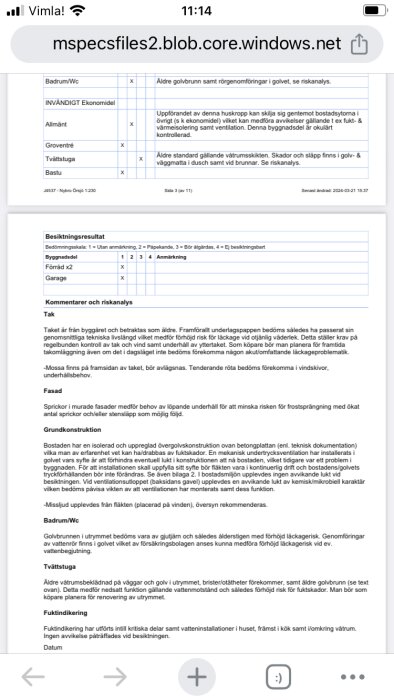 Besiktningsprotokoll för ett 70-talshus med äldre tak, fuktproblem i badrum och höga radonvärden. Rapportens bedömningsskala och anmärkningar ses.