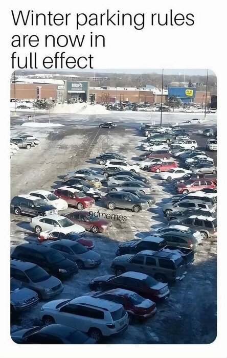 Parkering med bilar täckta av snö i ett köpcentrum, med texten "Winter parking rules are now in full effect".