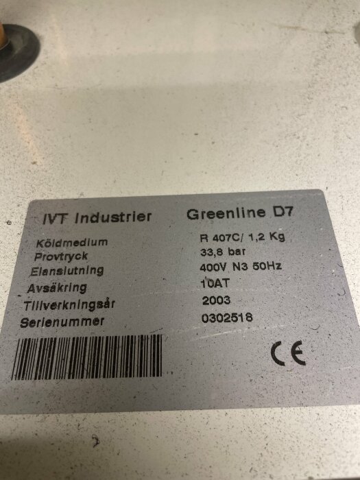 Etikett på IVT Industrier Greenline D7 med tekniska specifikationer och serienummer 0302518, tillverkningsår 2003.