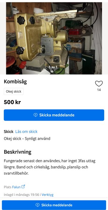 Bild på en gul emcostar kombisåg i ett förråd, synligt använd, med olika verktyg och tillbehör kring den.