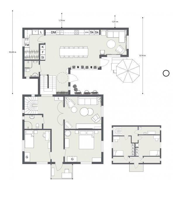 Planskiss över ett hus med flera rum, inklusive kök, vardagsrum och sovrum, samt utbyggnad med ny planlösning och detaljerade mått.