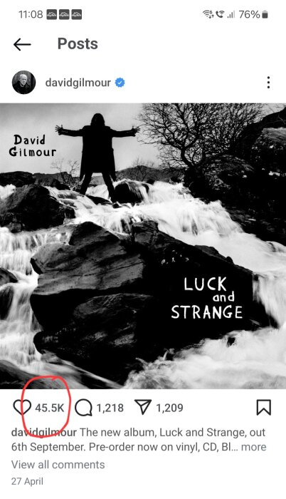 Instagraminlägg av David Gilmour, med svartvit omslagsbild av albumet "Luck and Strange" och 45.5K gillar-markeringar.