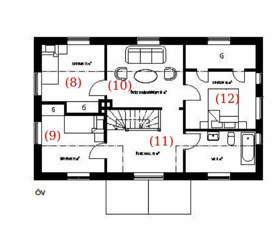 Ritning av ett hus där rum markerade med nummer (8) till (12) visas på övervåningen, inklusive vardagsrum och sovrum.