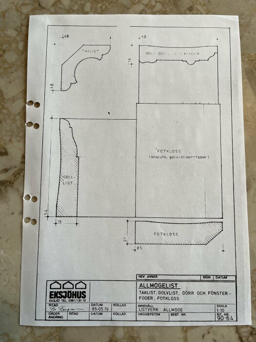 Ritning av allmogelister från Eksjöhus, inklusive taklist, golvlist, dörr- och fönsterfoder samt fotkloss, för ett 90-talshusprojekt.