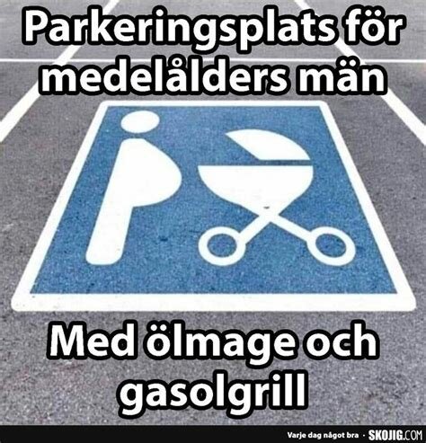 Parodiskylt på parkering med symbol för medelålders män, ölmage och gasolgrill, humoristisk ton i diskussionstråd.