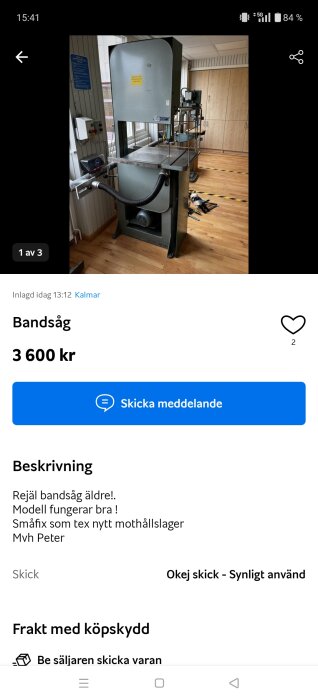 Äldre bandsåg på träverkstad, till salu för 3600 kr, i fungerande skick men med småfix som behövs.