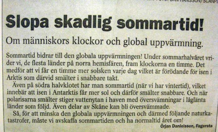 Tidningsartikel som argumenterar för avskaffandet av sommartid på grund av dess bidrag till global uppvärmning och smältning av is i polarregionerna.