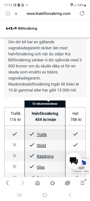 Kia bilförsäkring sida visar försäkringsalternativ med priser för trafik, halvförsäkring och helförsäkring, med olika täckningsnivåer.