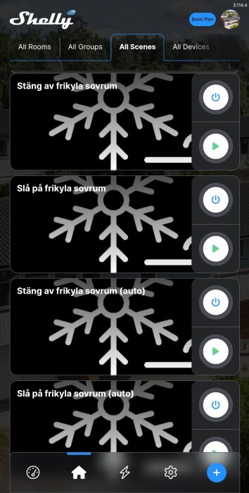 Appskärmdump av Shelly-appen med scener för att slå på och stänga av frikyla i sovrum, inklusive automationsalternativ.